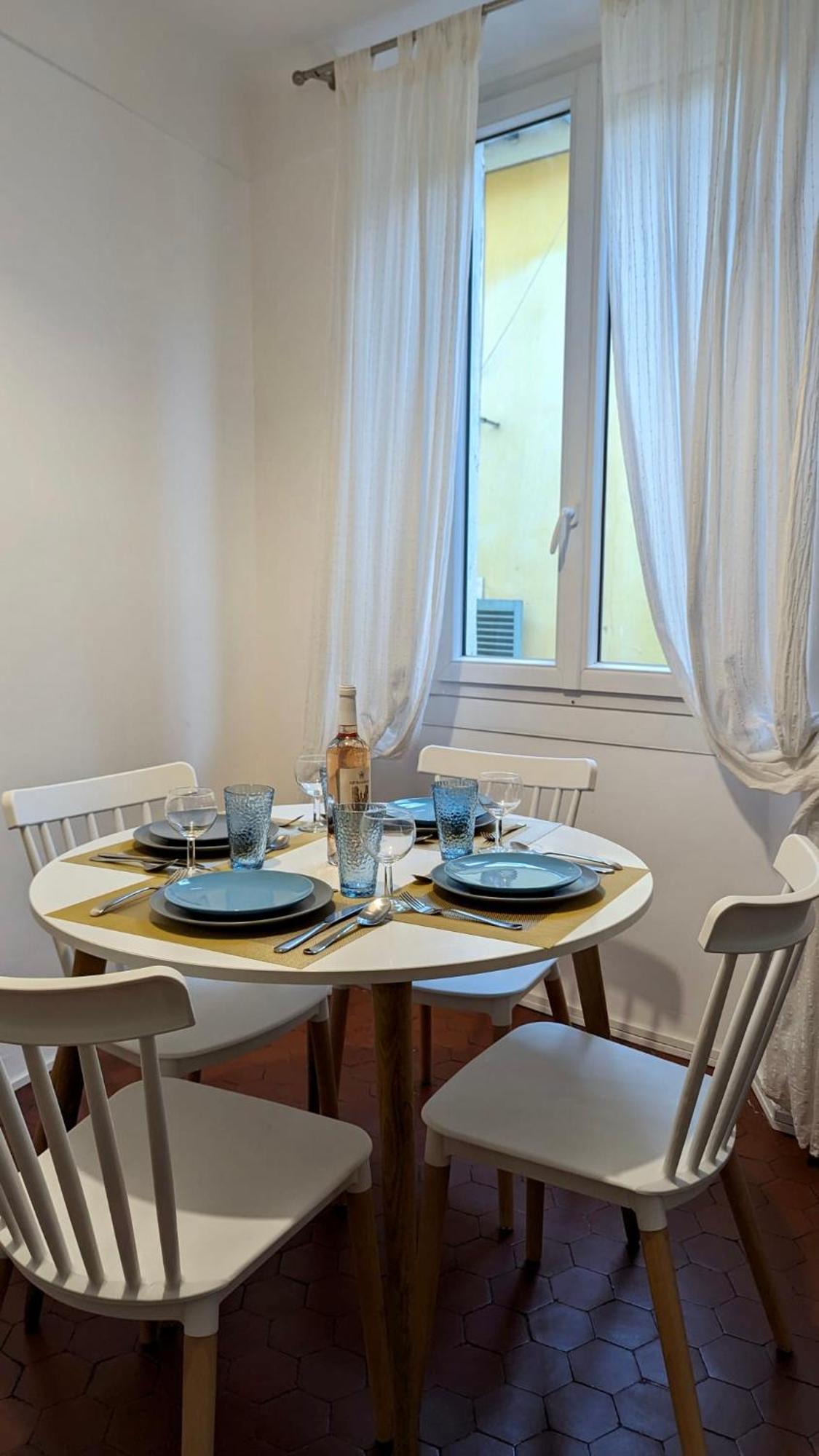 Typique - 2 Bedrooms,Typical Apartment-Old Town ニース エクステリア 写真